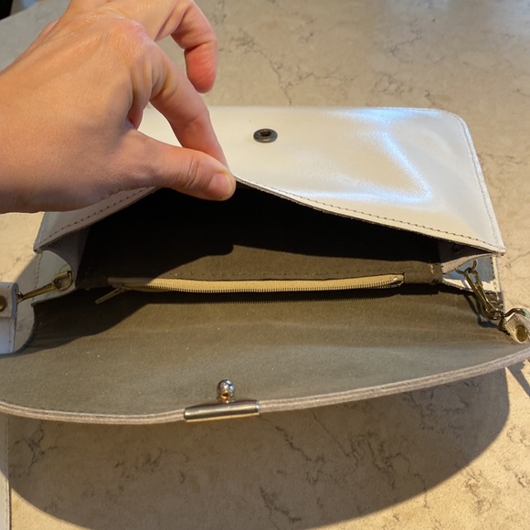 Vintage White Leather Bag - Picture 3 of 3